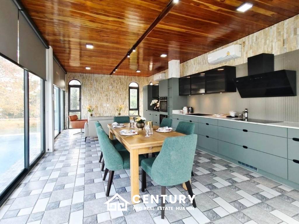 STUNNING BEACH VILLA IN KHAO TAO : 4 bed perfect for investment