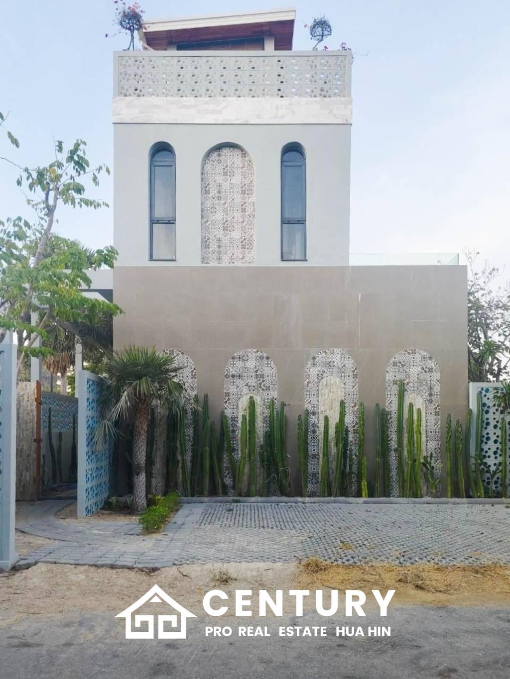 STUNNING BEACH VILLA IN KHAO TAO : 4 bed perfect for investment