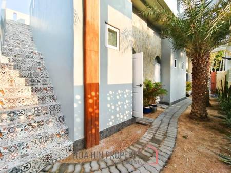 STUNNING BEACH VILLA IN KHAO TAO : 4 bed perfect for investment