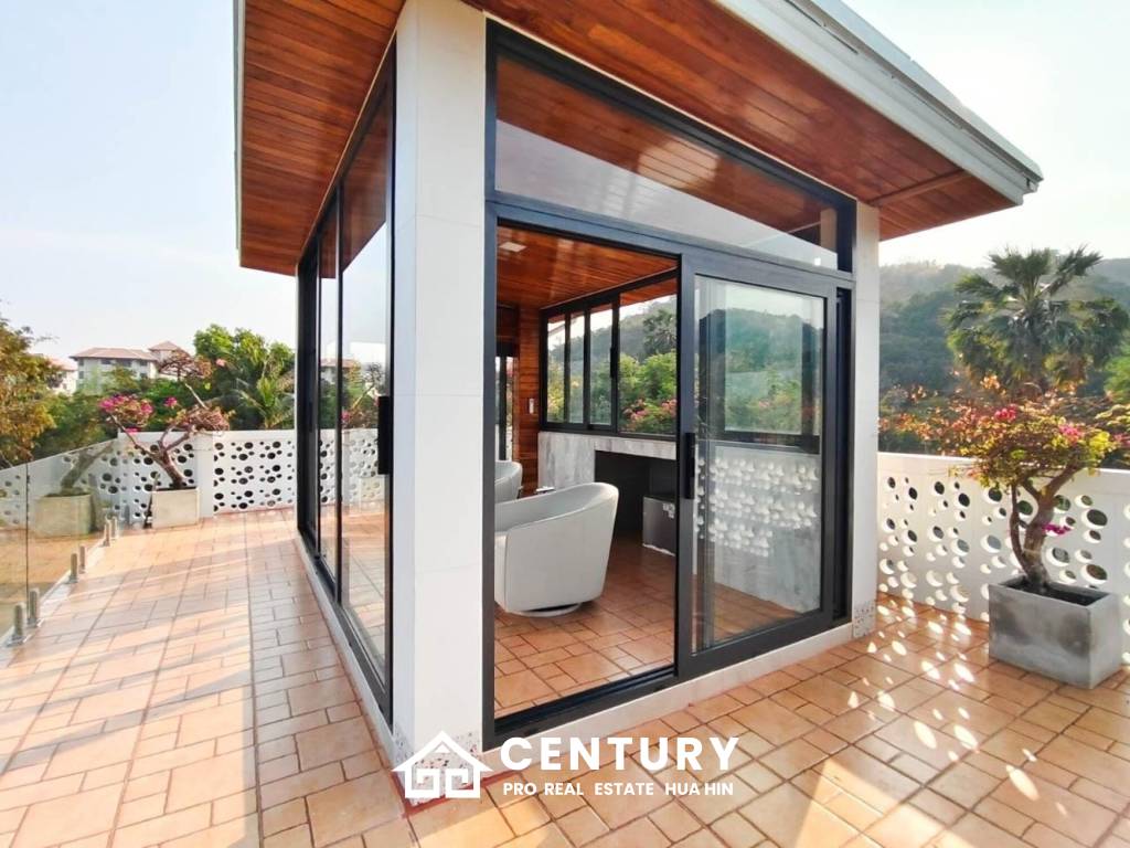 STUNNING BEACH VILLA IN KHAO TAO : 4 bed perfect for investment