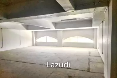 Prime Commercial Space for Rent – Ideal for Spa, Office, or Retail