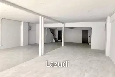 Prime Commercial Space for Rent – Ideal for Spa, Office, or Retail