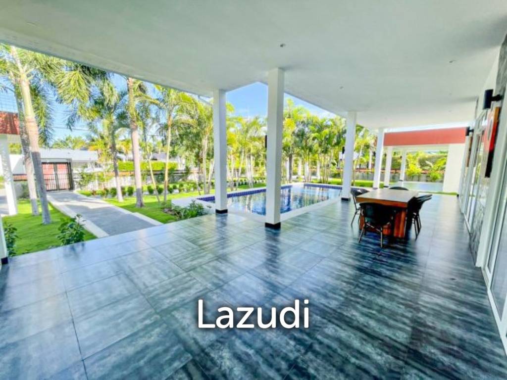 Black Lotus : Stunning Renovated 4-Bed Pool Villa On Large Plot