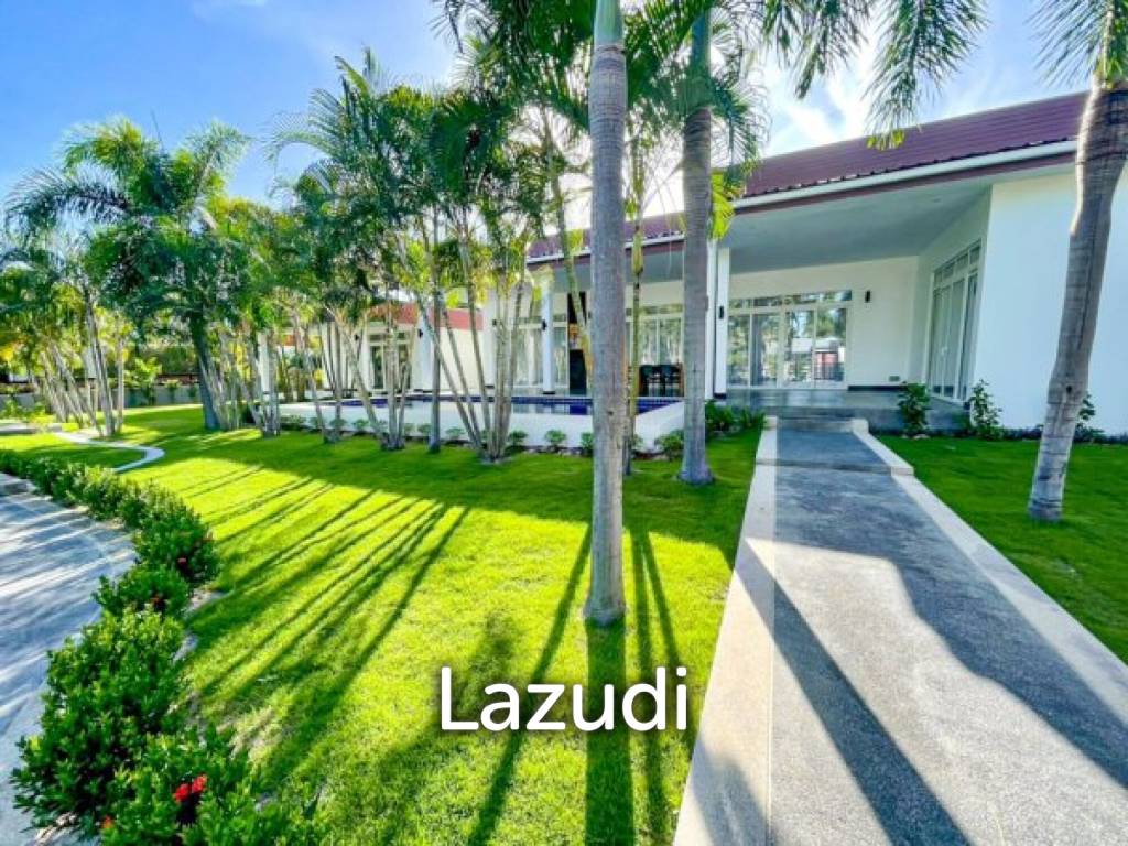 Black Lotus : Stunning Renovated 4-Bed Pool Villa On Large Plot