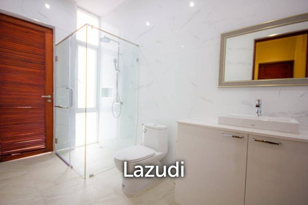 Black Lotus : Stunning Renovated 4-Bed Pool Villa On Large Plot