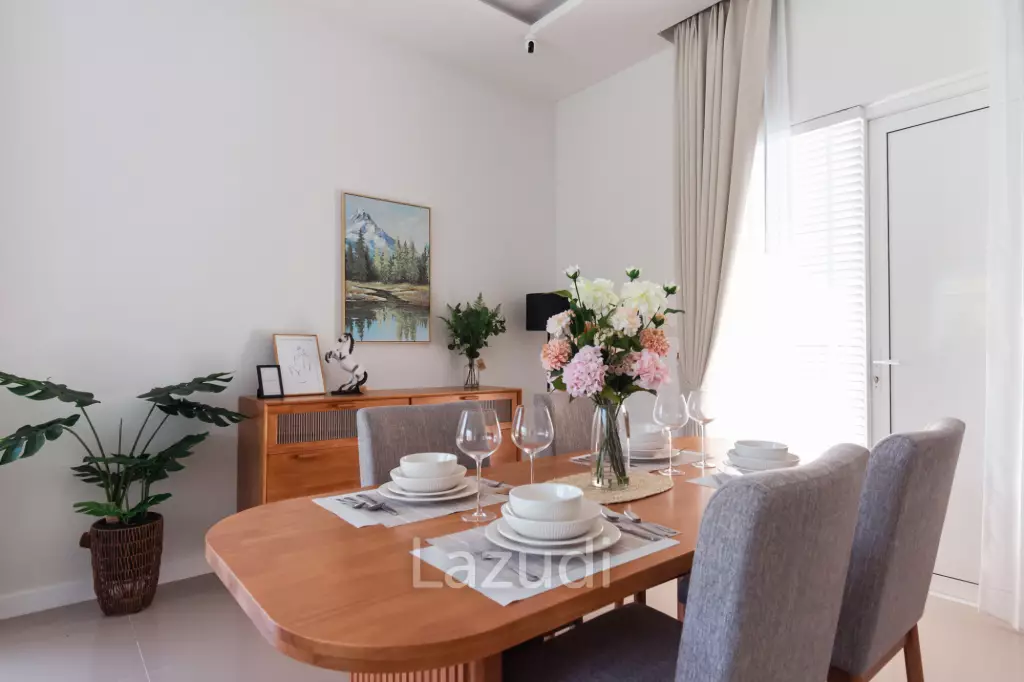 3 Beds 4 Baths 286.8 SQ.M Woodlands Residence