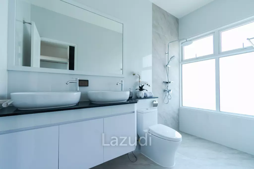 3 Beds 4 Baths 286.8 SQ.M Woodlands Residence