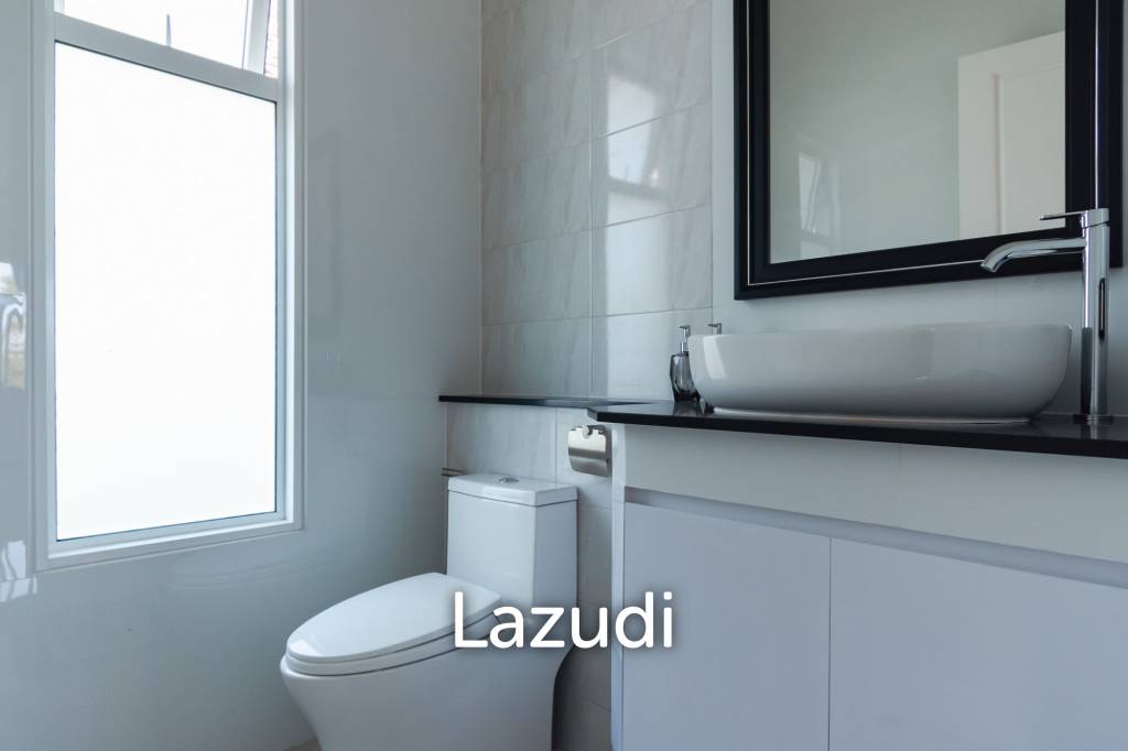 3 Beds 4 Baths 286.8 SQ.M Woodlands Residence