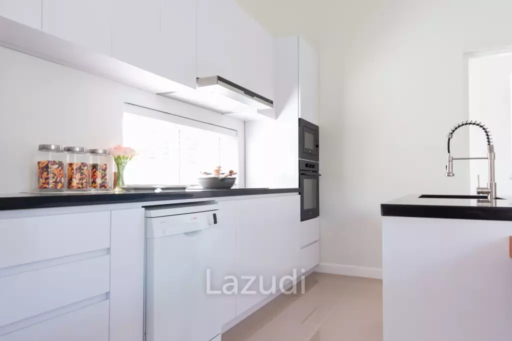 3 Beds 4 Baths 286.8 SQ.M Woodlands Residence
