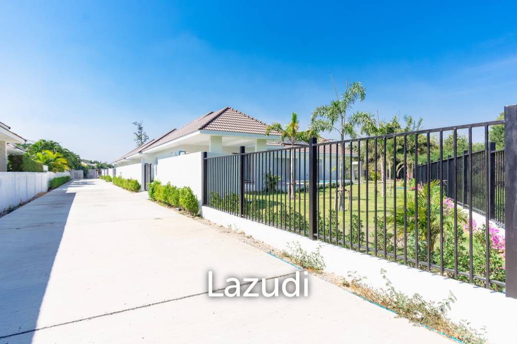 3 Beds 4 Baths 286.8 SQ.M Woodlands Residence