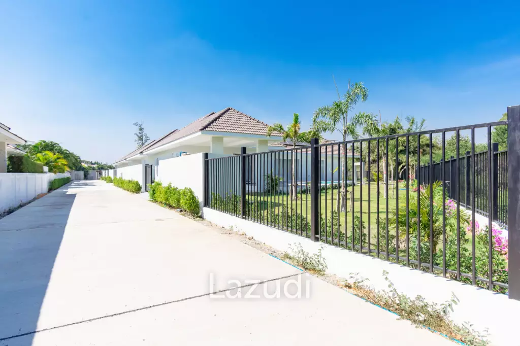 3 Beds 4 Baths 286.8 SQ.M Woodlands Residence