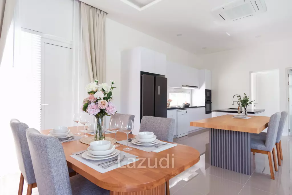 3 Beds 4 Baths 286.8 SQ.M Woodlands Residence