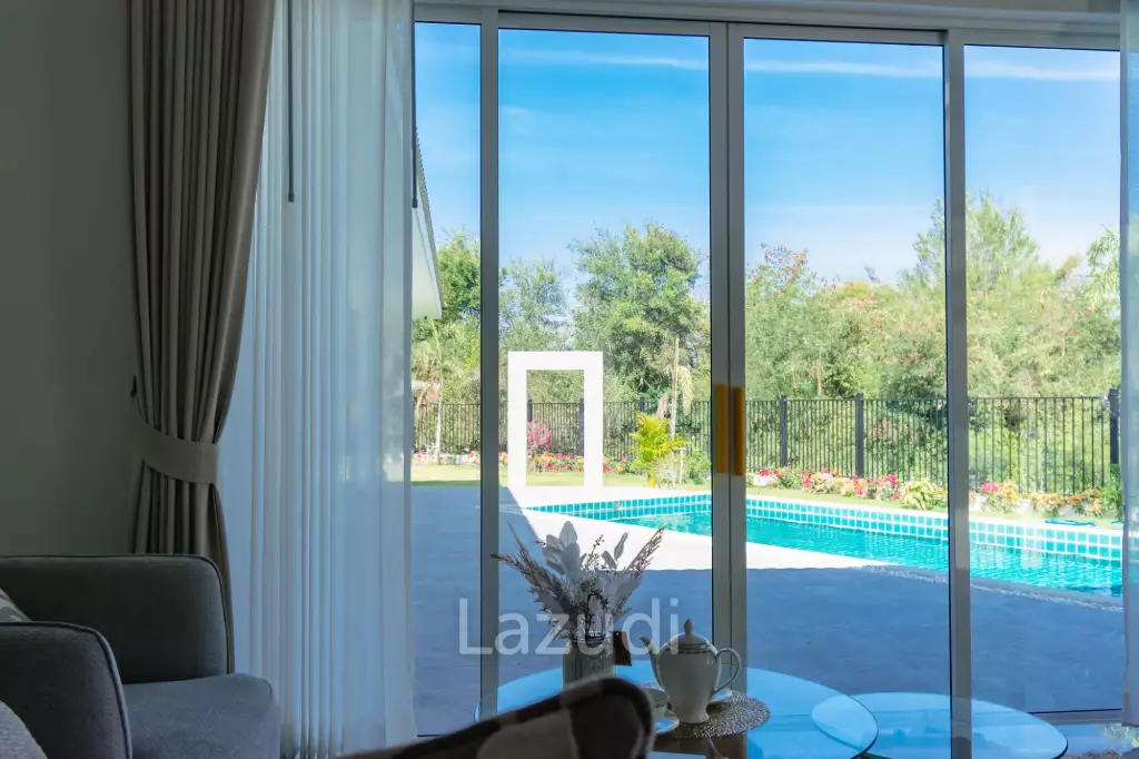 3 Beds 4 Baths 286.8 SQ.M Woodlands Residence