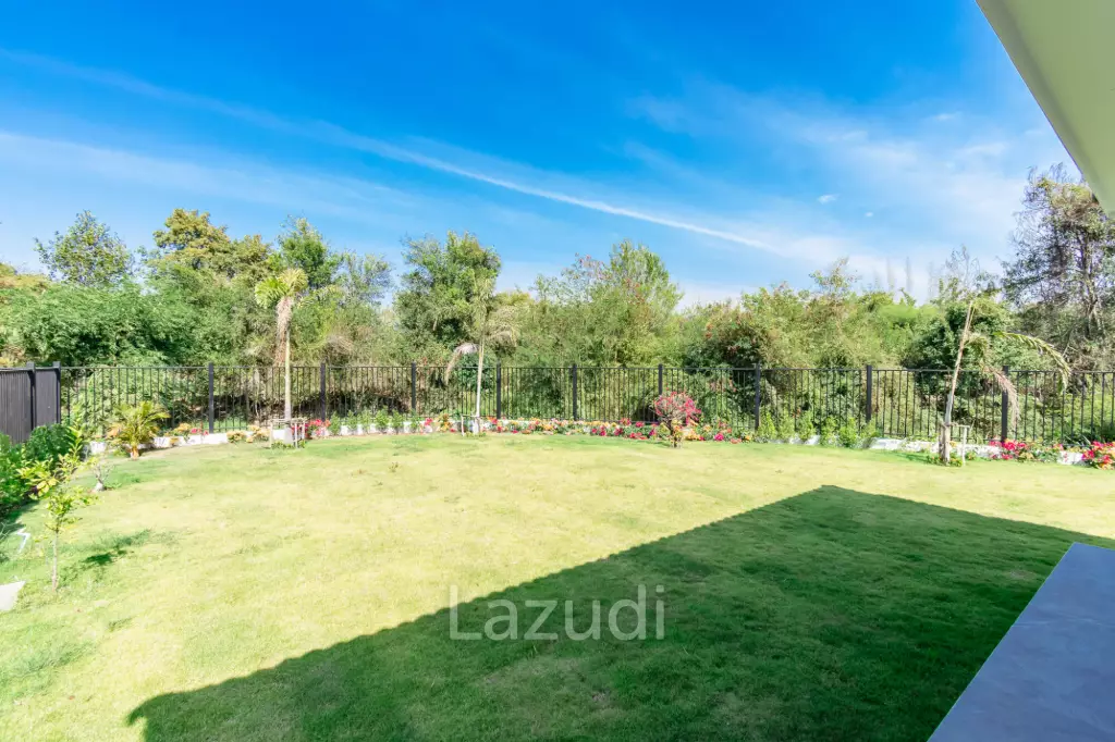 3 Beds 4 Baths 286.8 SQ.M Woodlands Residence