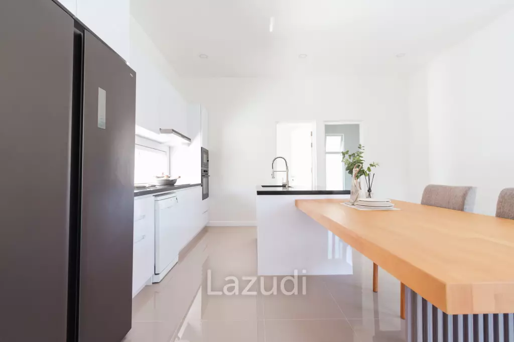 3 Beds 4 Baths 286.8 SQ.M Woodlands Residence