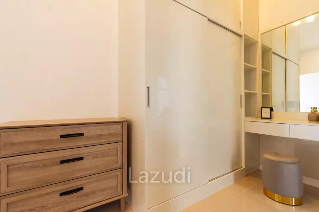 3 Beds 4 Baths 286.8 SQ.M Woodlands Residence