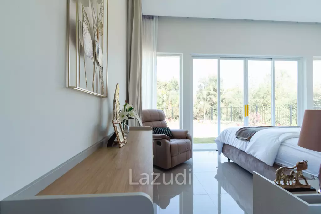 3 Beds 4 Baths 286.8 SQ.M Woodlands Residence