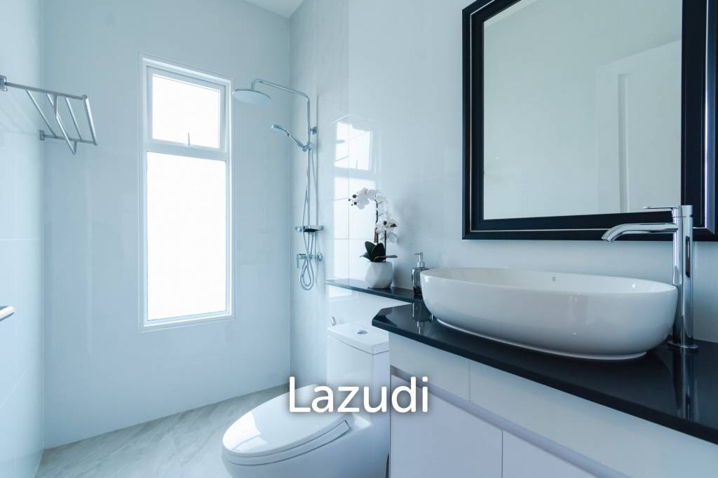 3 Beds 4 Baths 286.8 SQ.M Woodlands Residence