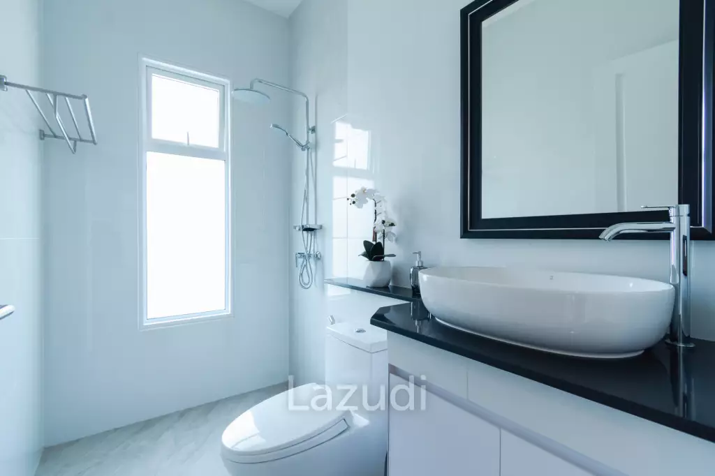 3 Beds 4 Baths 286.8 SQ.M Woodlands Residence