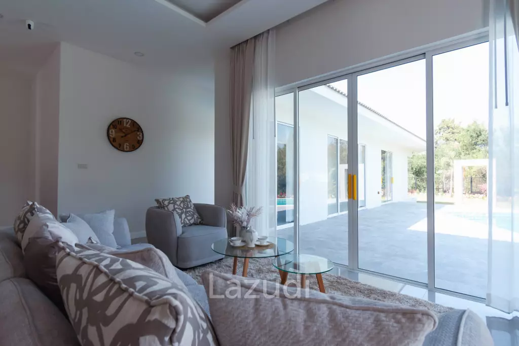 3 Beds 4 Baths 286.8 SQ.M Woodlands Residence