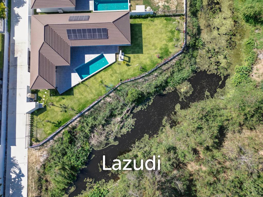 3 Beds 4 Baths 286.8 SQ.M Woodlands Residence