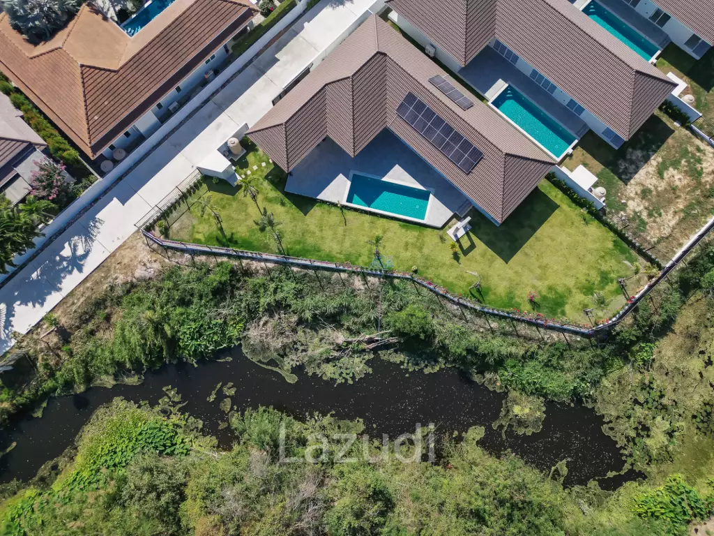 3 Beds 4 Baths 286.8 SQ.M Woodlands Residence