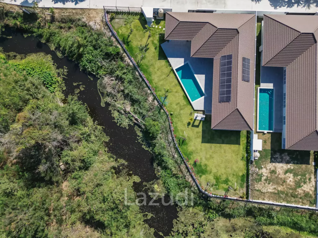 3 Beds 4 Baths 286.8 SQ.M Woodlands Residence