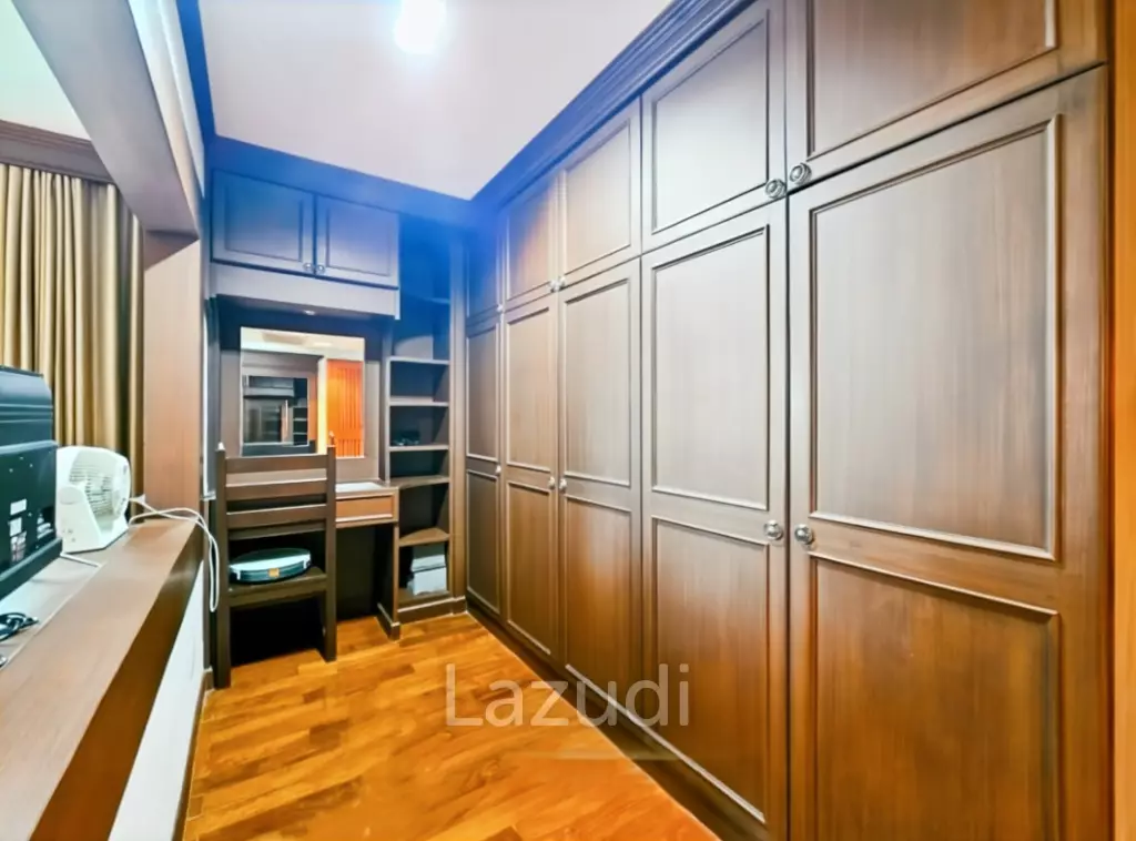 Charming Seaside 2 Bedroom Condo in The Beach Palace Cha Am for Sale