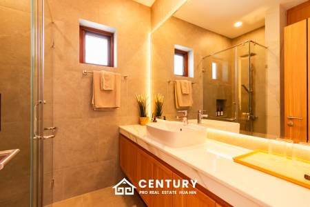 440 ตร.ม 3 เตียง 3 อาบน้ำ วิลล่า For ขาย