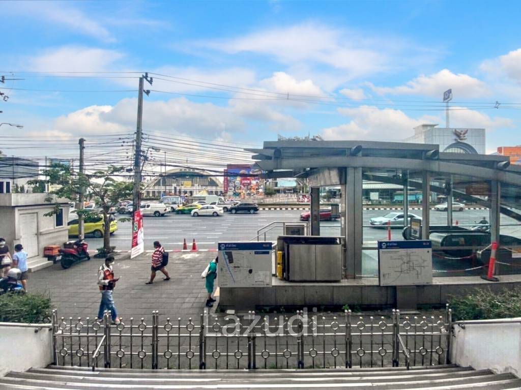 183 SQ.M Retail Space at Rama 4 on Tang Hua Pug Building