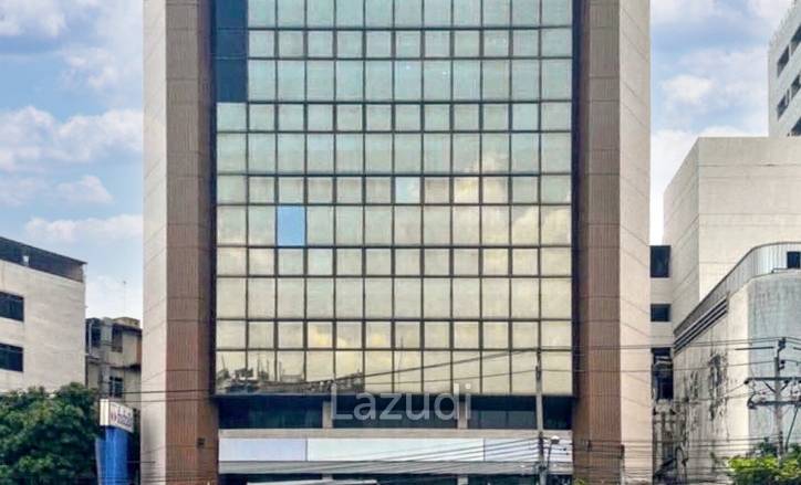 183 SQ.M Retail Space at Rama 4 on Tang Hua Pug Building