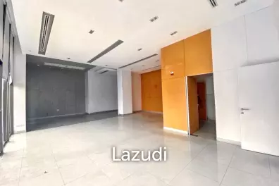 183 SQ.M Retail Space at Rama 4 on Tang Hua Pug Building