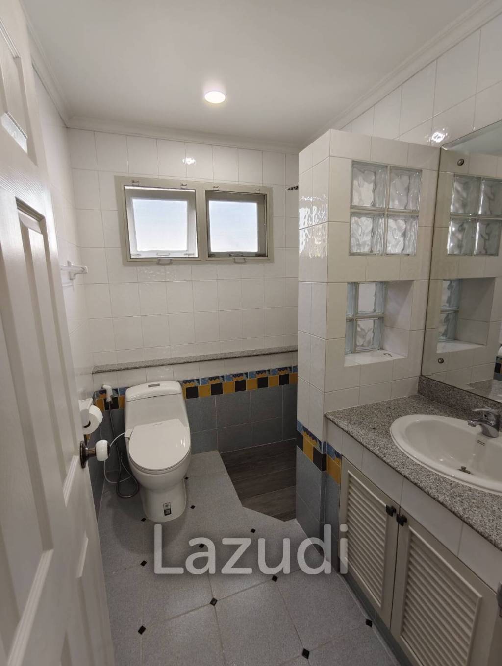 Beautiful 4 bed 3 bath poolvilla near international School in Hangdong Chiang Mai for rent