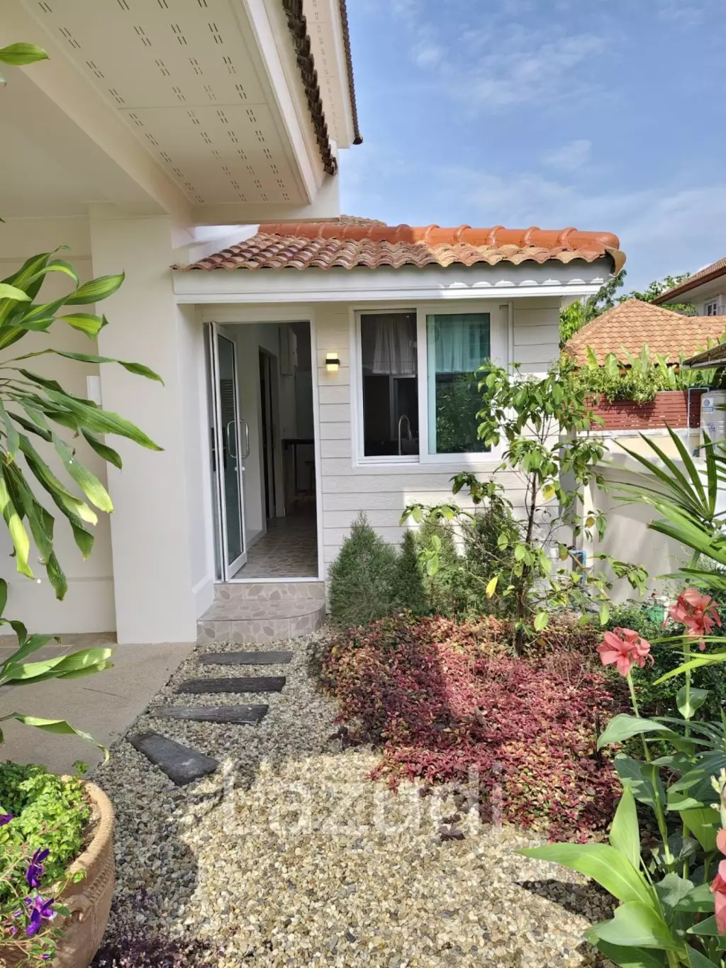 Beautiful 4 bed 3 bath poolvilla near international School in Hangdong Chiang Mai for rent
