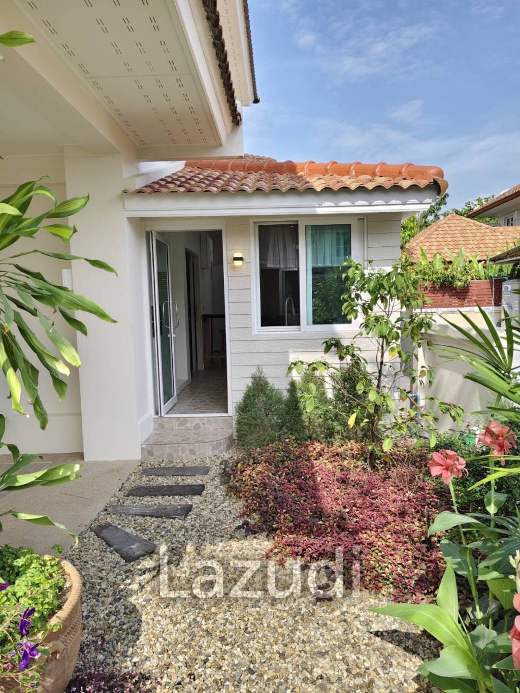 Beautiful 4 bed 3 bath poolvilla near international School in Hangdong Chiang Mai for rent