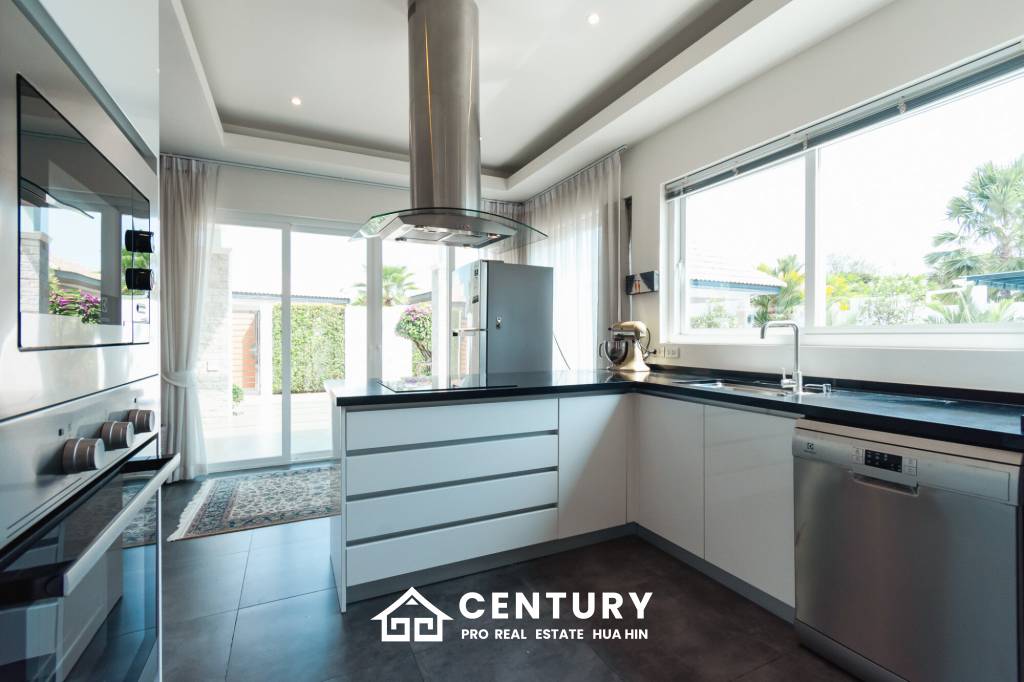 Black mountain, For investment 4 bed pool villa with tenant