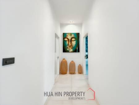 For Sale : Modern 5-Bedroom Villa in La Lua Hua Hin