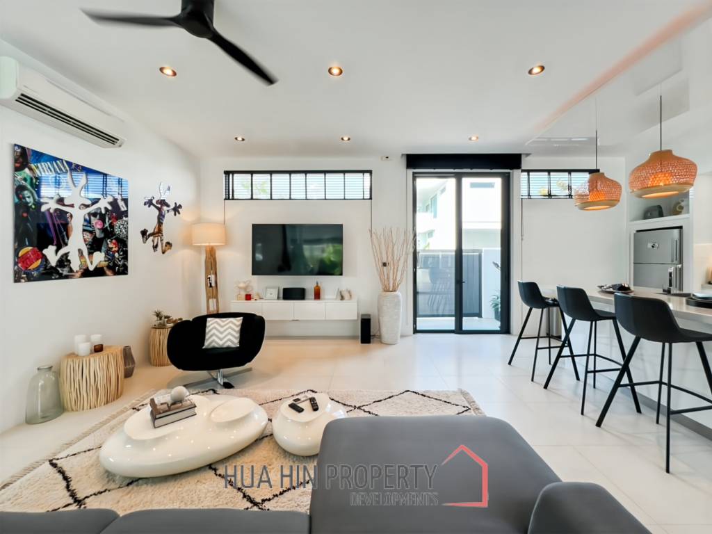 For Sale : Modern 5-Bedroom Villa in La Lua Hua Hin