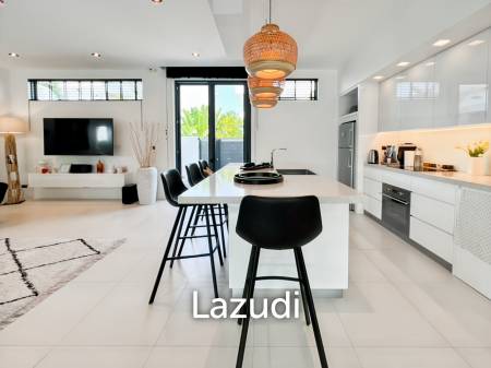 For Sale : Modern 5-Bedroom Villa in La Lua Hua Hin