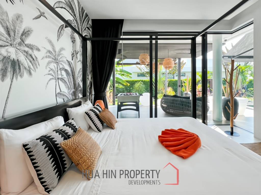 For Sale : Modern 5-Bedroom Villa in La Lua Hua Hin