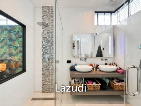 For Sale : Modern 5-Bedroom Villa in La Lua Hua Hin