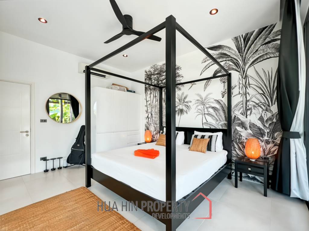 For Sale : Modern 5-Bedroom Villa in La Lua Hua Hin