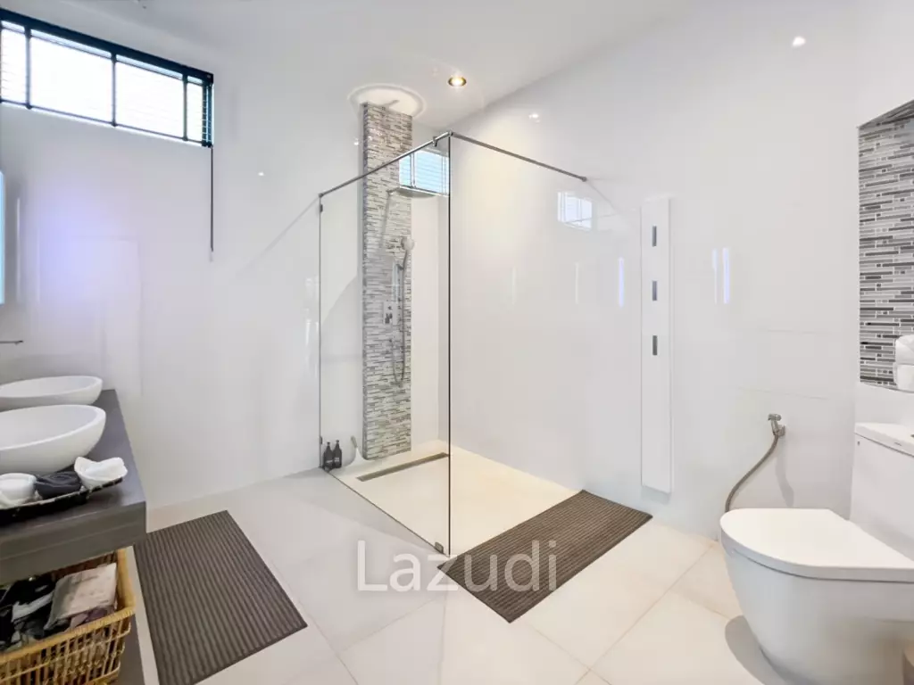 For Sale : Modern 5-Bedroom Villa in La Lua Hua Hin