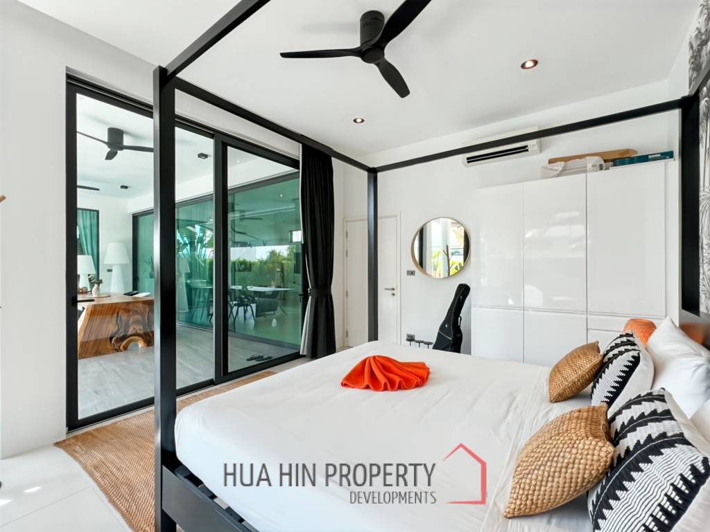 For Sale : Modern 5-Bedroom Villa in La Lua Hua Hin