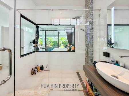 For Sale : Modern 5-Bedroom Villa in La Lua Hua Hin