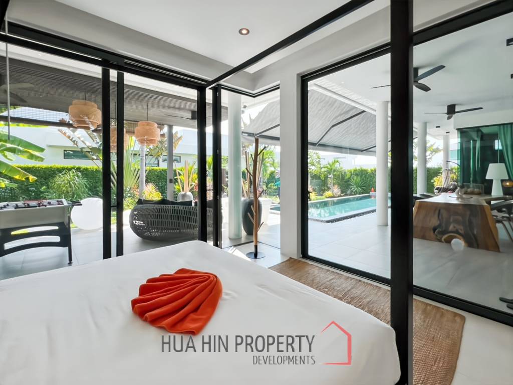 For Sale : Modern 5-Bedroom Villa in La Lua Hua Hin