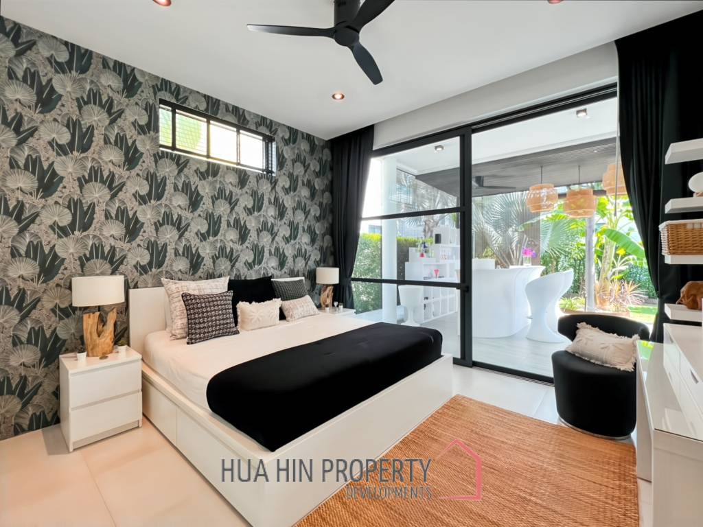 For Sale : Modern 5-Bedroom Villa in La Lua Hua Hin