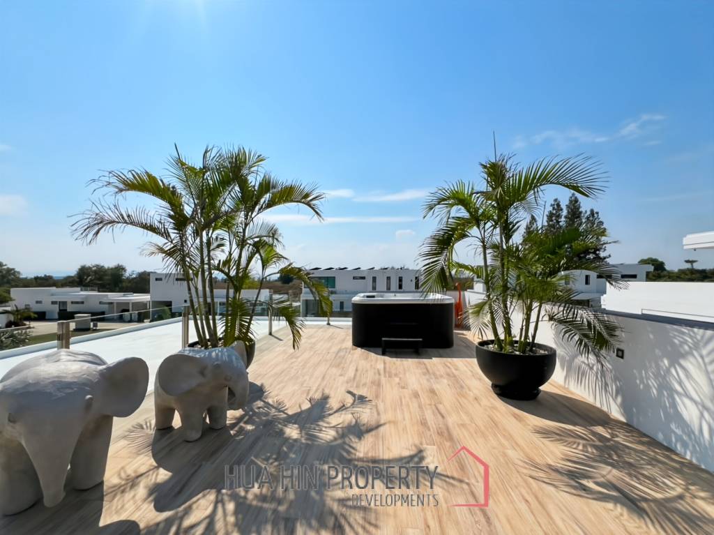 For Sale : Modern 5-Bedroom Villa in La Lua Hua Hin