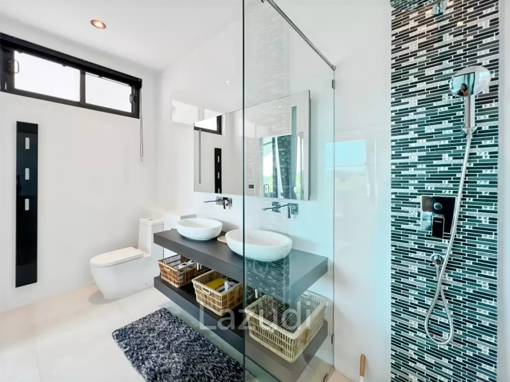 For Sale : Modern 5-Bedroom Villa in La Lua Hua Hin