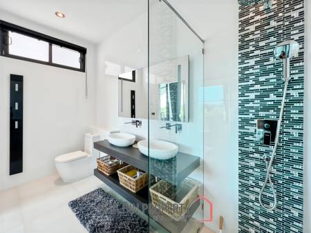 For Sale : Modern 5-Bedroom Villa in La Lua Hua Hin